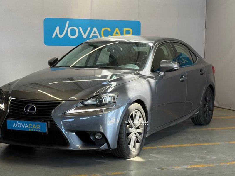 Lexus IS300h 2016